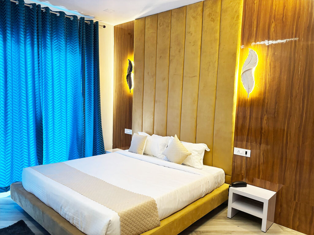 Super-Delux-Room2.jpgdhg